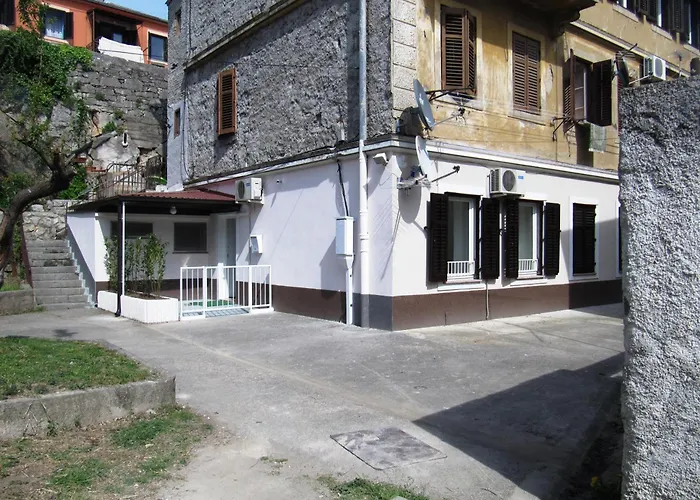 Apartment Anita Near Kantrida Beach